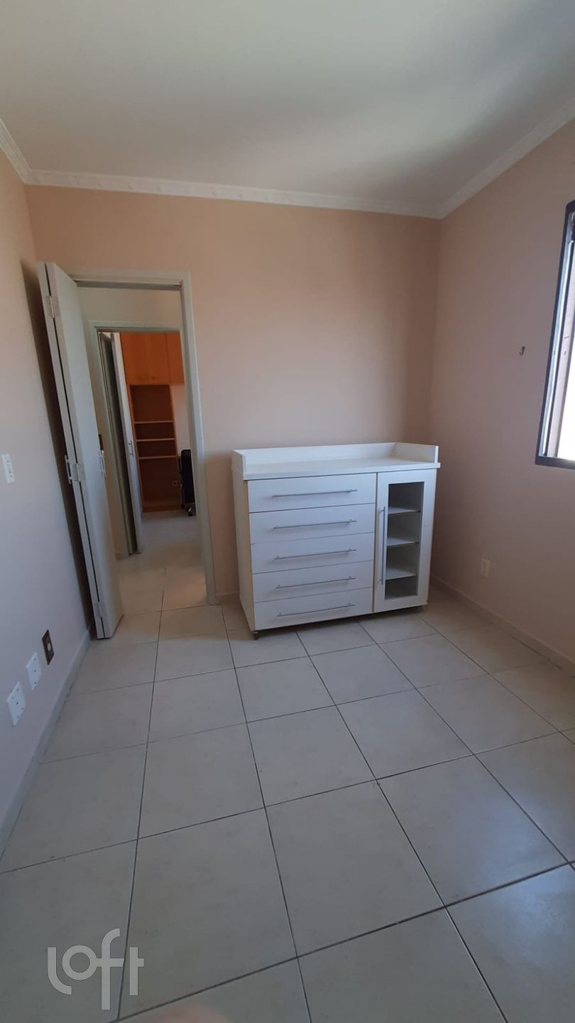 Apartamento à venda com 3 quartos, 67m² - Foto 2