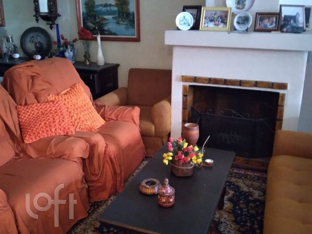 Casa com 290m², 3 dormitórios, 1 suíte, 2 vagas, Higienópolis em Porto Alegre