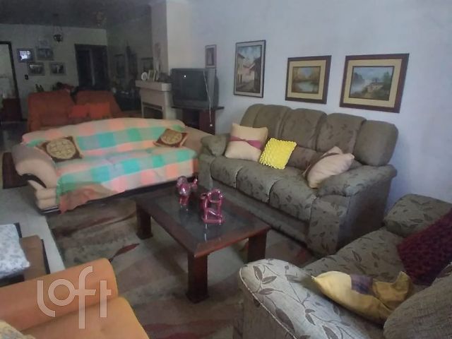 Casa com 290m², 3 dormitórios, 1 suíte, 2 vagas, Higienópolis em Porto Alegre