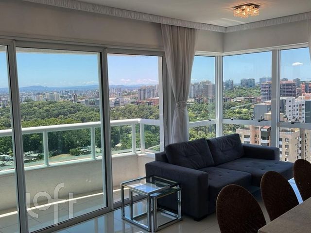 Apartamento com 74m², 2 dormitórios, 1 suíte, 1 vaga, Três Figueiras em Porto Alegre