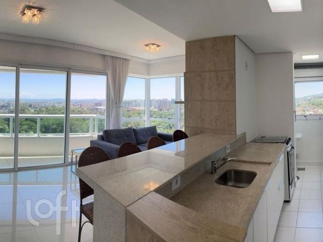 Apartamento com 74m², 2 dormitórios, 1 suíte, 1 vaga, Três Figueiras em Porto Alegre