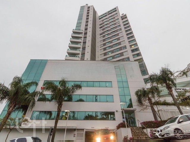 Apartamento com 74m², 2 dormitórios, 1 suíte, 1 vaga, Três Figueiras em Porto Alegre