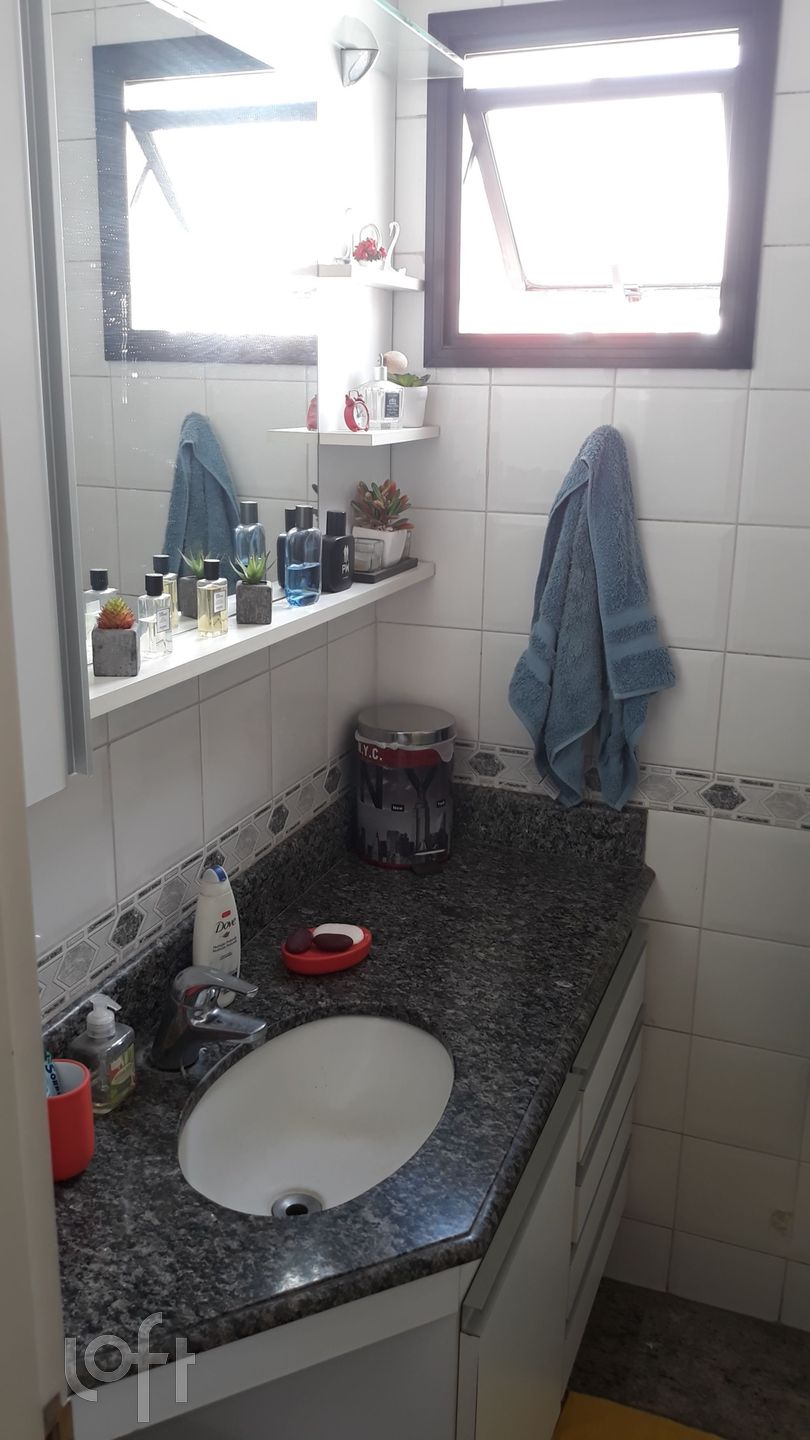 Apartamento à venda com 3 quartos, 111m² - Foto 2