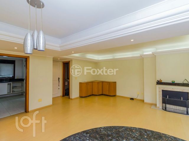 Apartamento com 137m², 3 dormitórios, 1 suíte, 2 vagas, Petrópolis em Porto Alegre