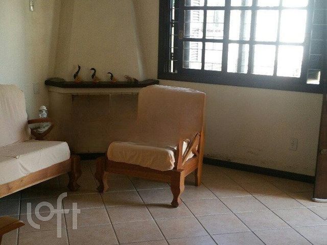 Casa com 230m², 3 dormitórios, 1 suíte, 3 vagas, Cristo Redentor em Porto Alegre