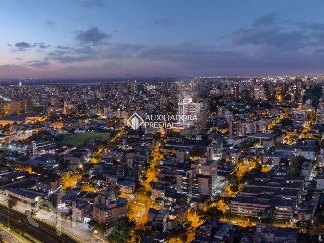 Apartamento com 25m², 1 dormitório, 1 suíte, Rio Branco em Porto Alegre