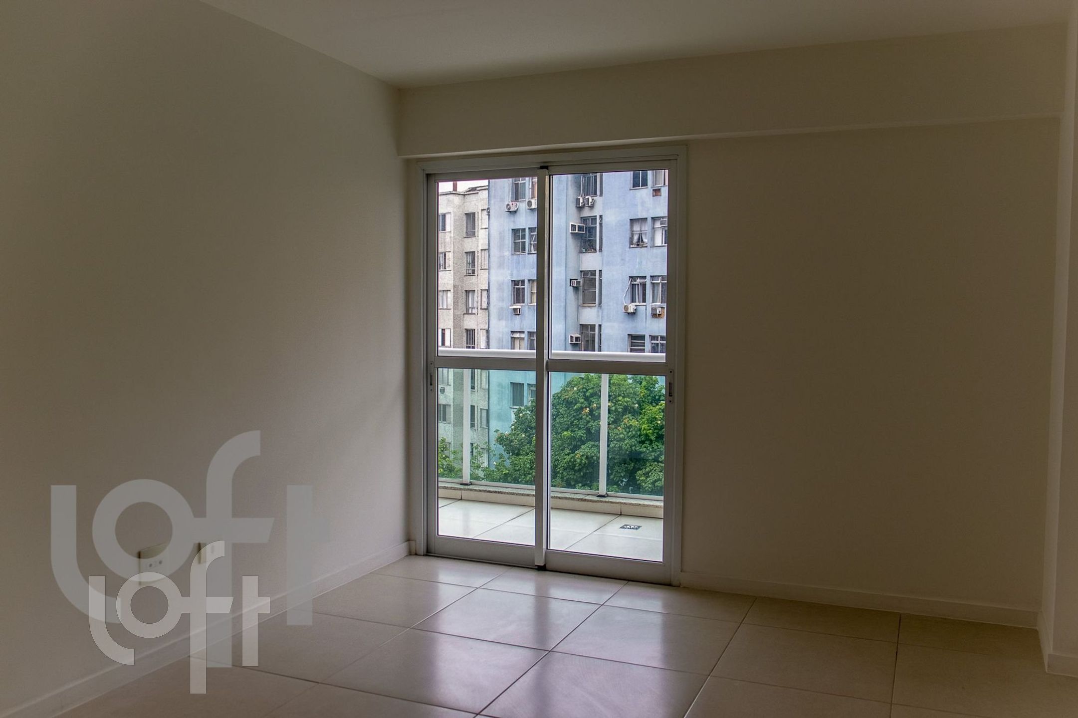 Apartamento à venda com 3 quartos, 97m² - Foto 28