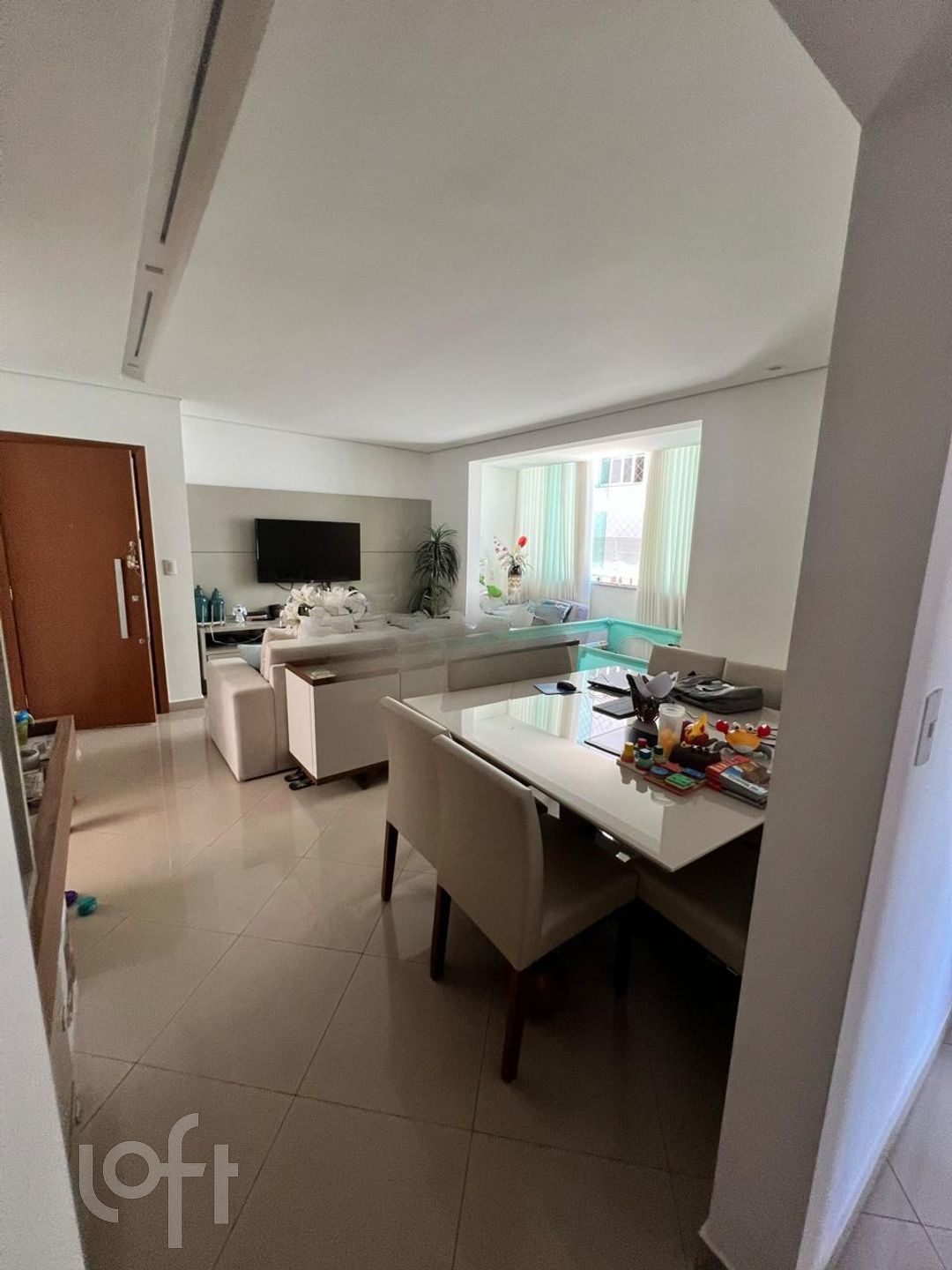 Apartamento à venda com 3 quartos, 98m² - Foto 2