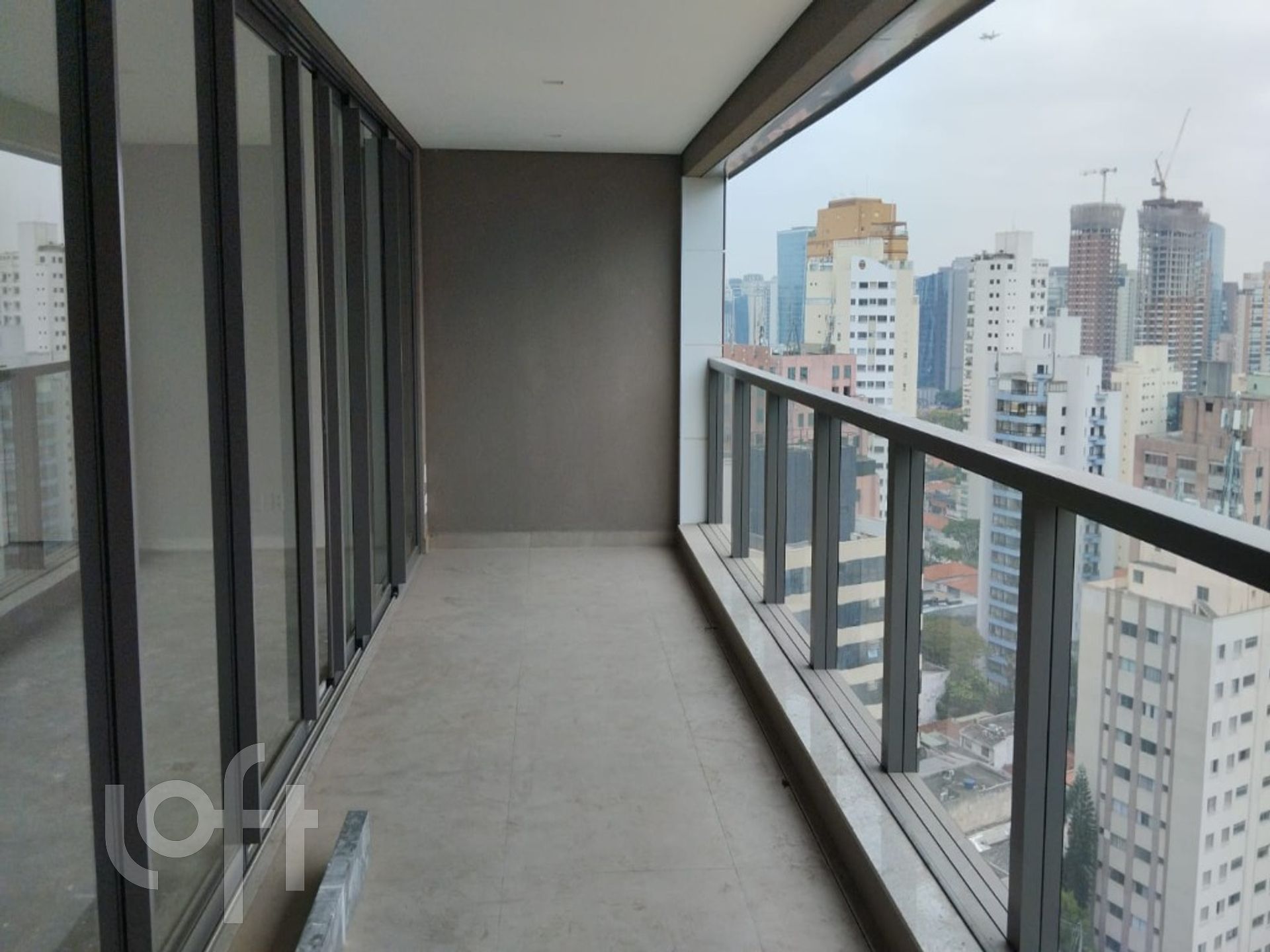 Apartamento à venda com 3 quartos, 154m² - Foto 4