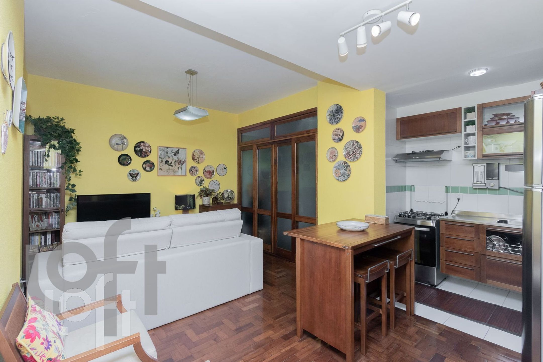 Apartamento à venda com 1 quarto, 50m² - Foto 1