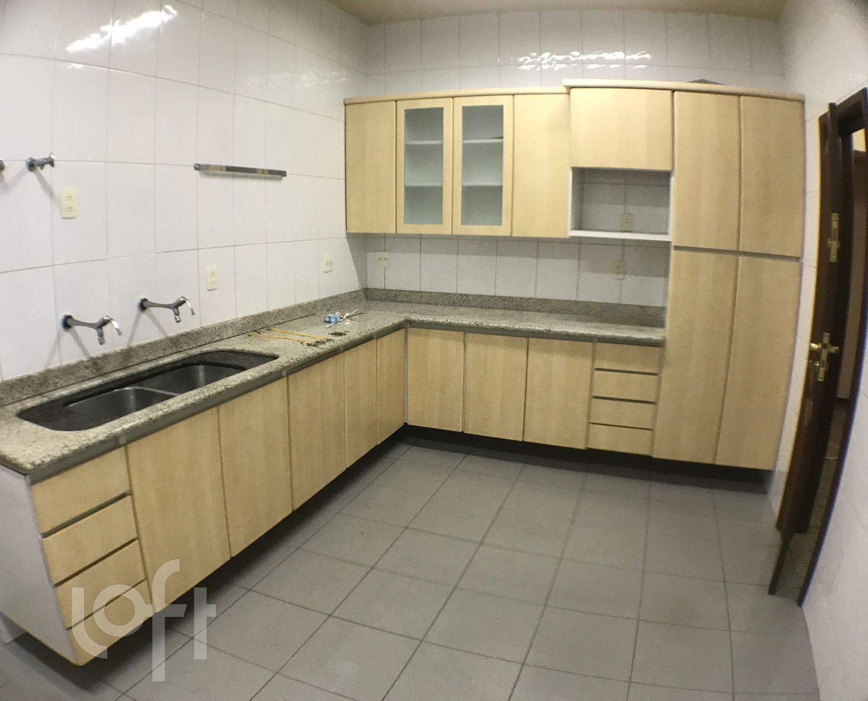 Apartamento à venda com 5 quartos, 240m² - Foto 8