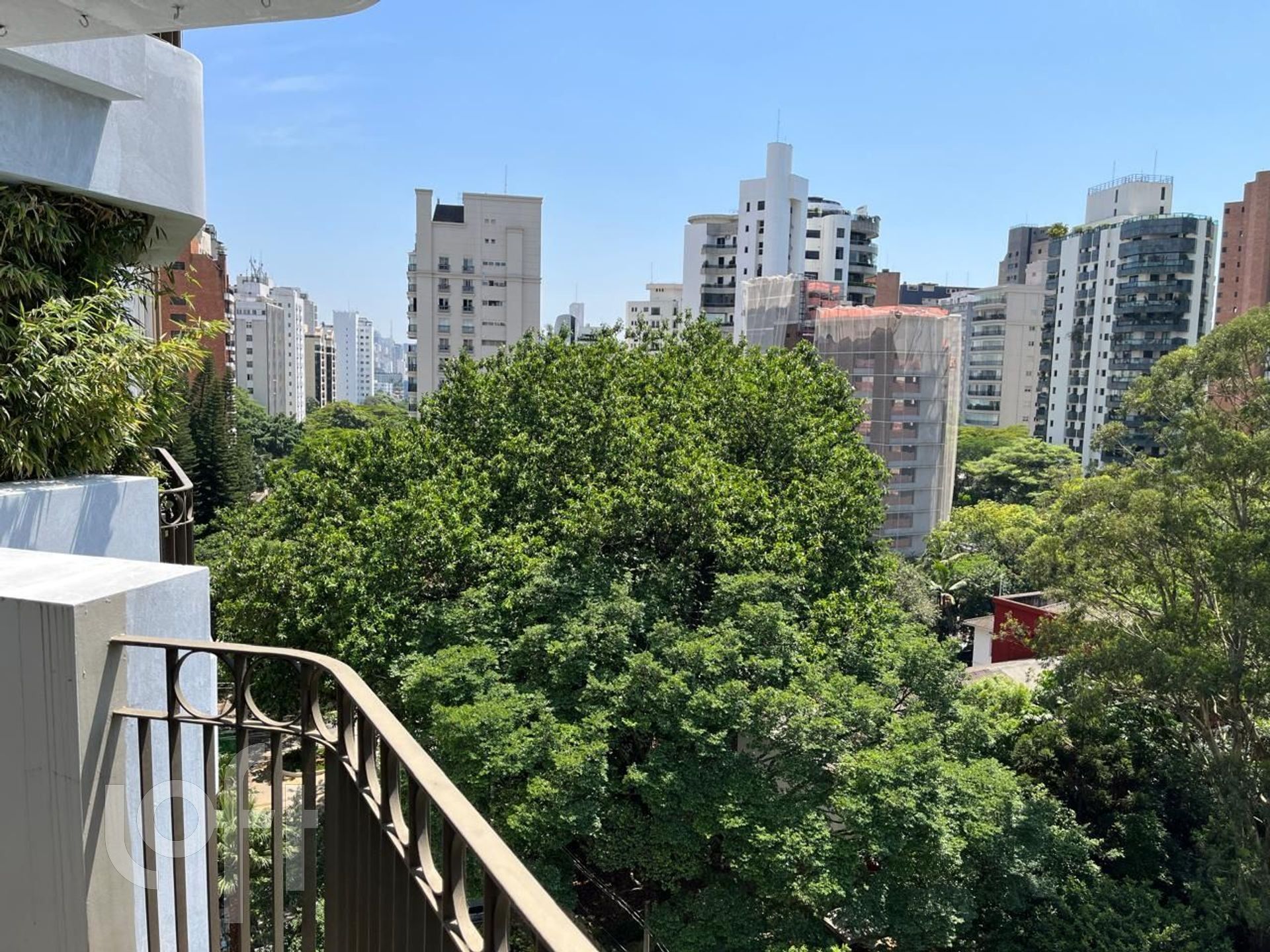 Apartamento à venda com 3 quartos, 145m² - Foto 4