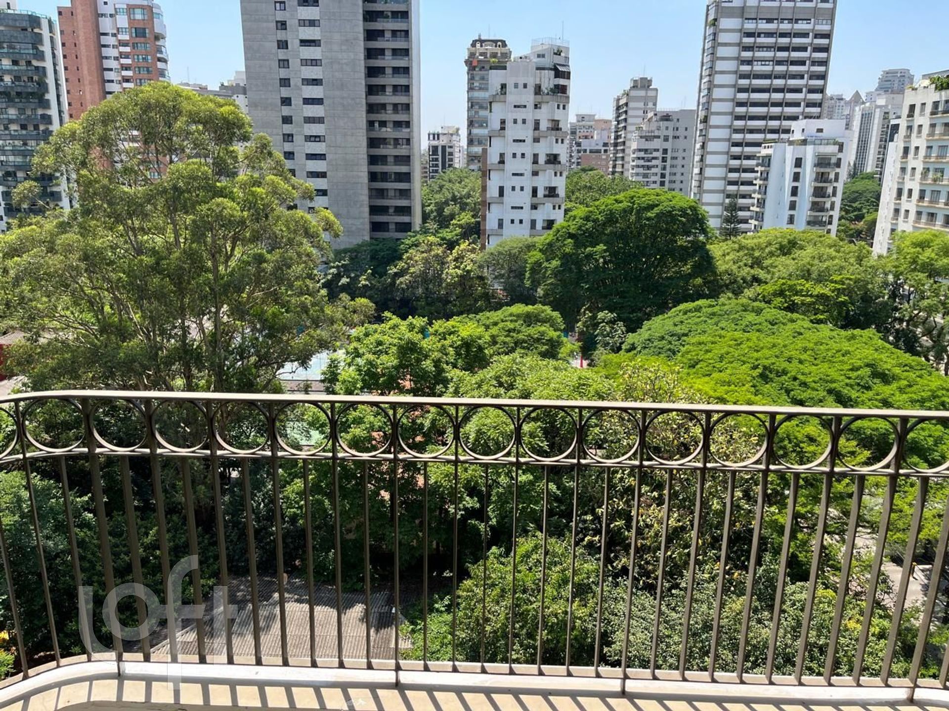 Apartamento à venda com 3 quartos, 145m² - Foto 2