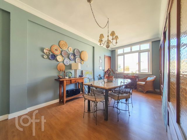 Apartamento com 185m², 4 dormitórios, 1 suíte, 1 vaga, Rio Branco em Porto Alegre