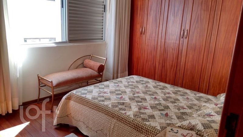 Apartamento à venda com 3 quartos, 144m² - Foto 9