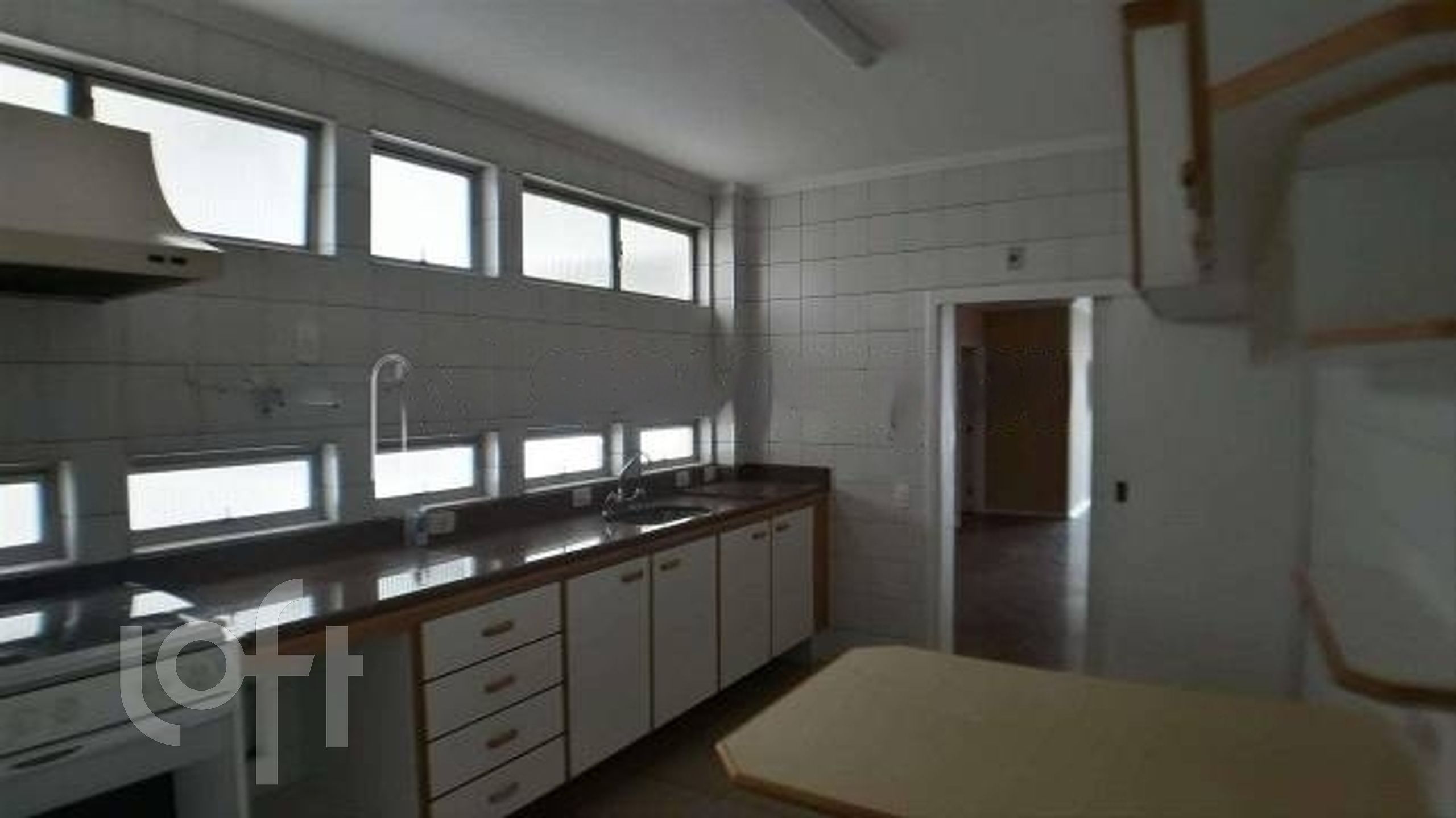 Apartamento à venda com 3 quartos, 145m² - Foto 4