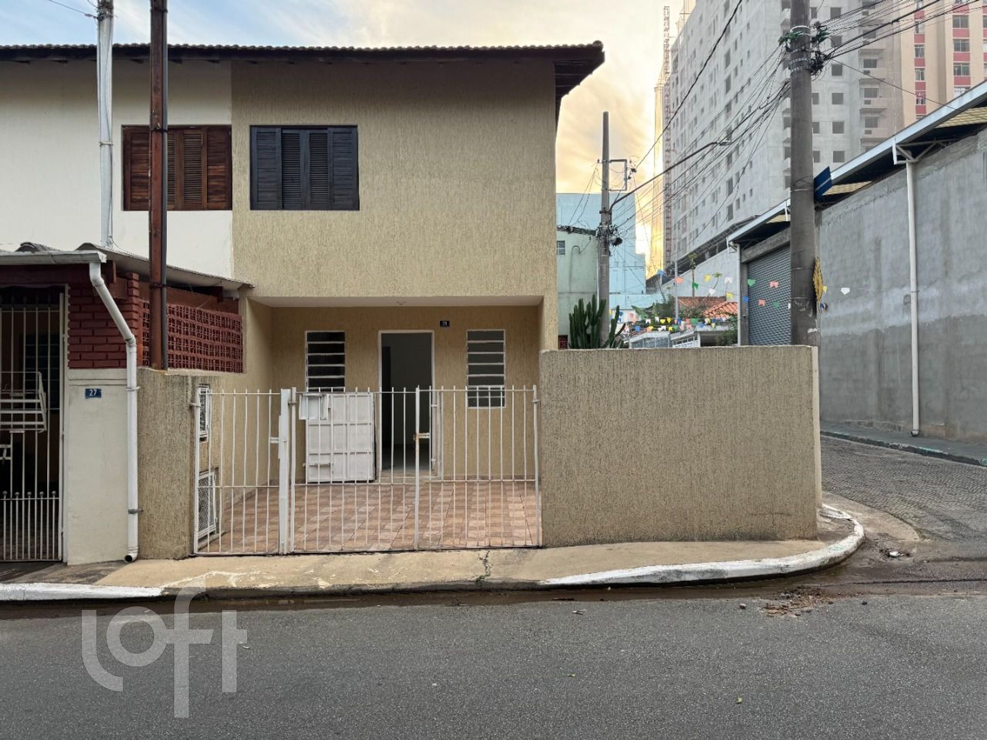 Casa à venda com 2 quartos, 64m² - Foto 1