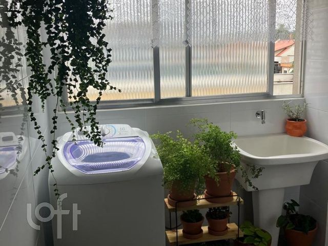 Apartamento com 69m², 2 dormitórios, 1 suíte, 1 vaga, Petrópolis em Porto Alegre