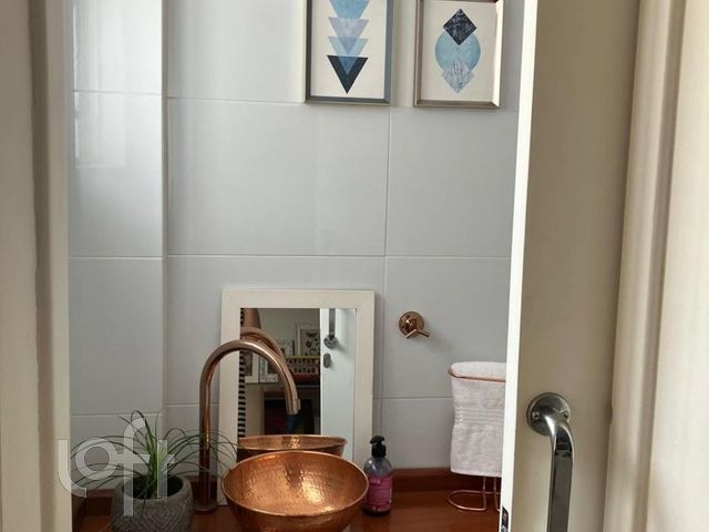 Apartamento com 69m², 2 dormitórios, 1 suíte, 1 vaga, Petrópolis em Porto Alegre