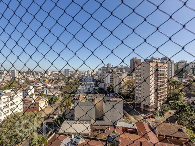 Apartamento com 95m², 3 dormitórios, 1 suíte, 2 vagas, Jardim Botânico em Porto Alegre