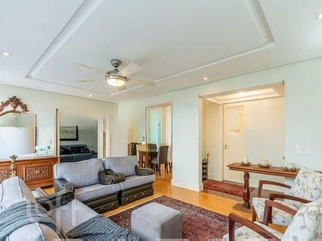 Apartamento com 174m², 3 dormitórios, 1 suíte, 2 vagas, Moinhos de Vento em Porto Alegre