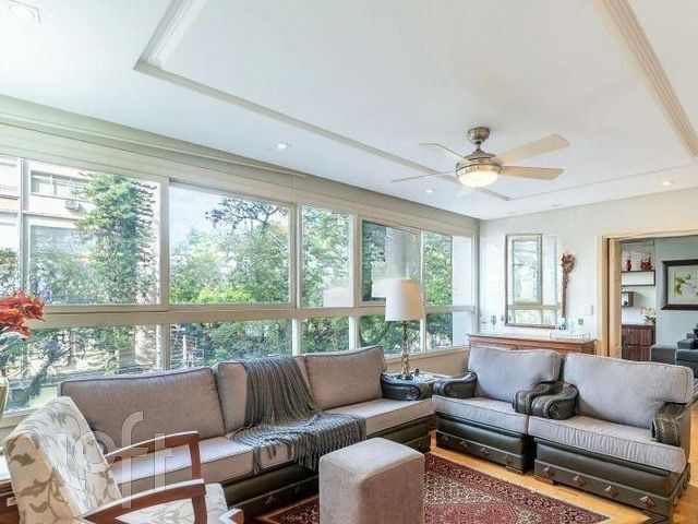 Apartamento com 174m², 3 dormitórios, 1 suíte, 2 vagas, Moinhos de Vento em Porto Alegre