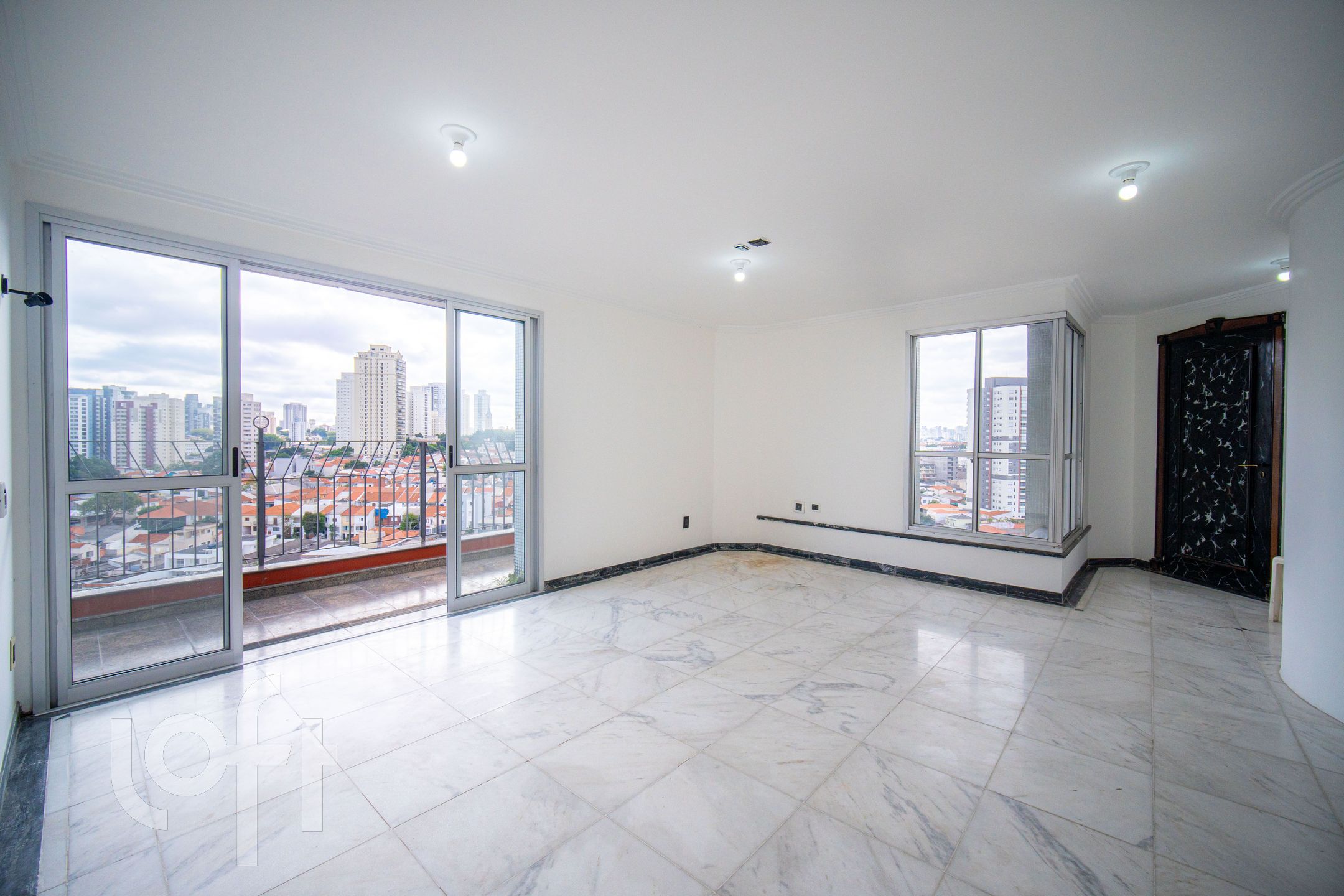 Apartamento à venda com 4 quartos, 309m² - Foto 1