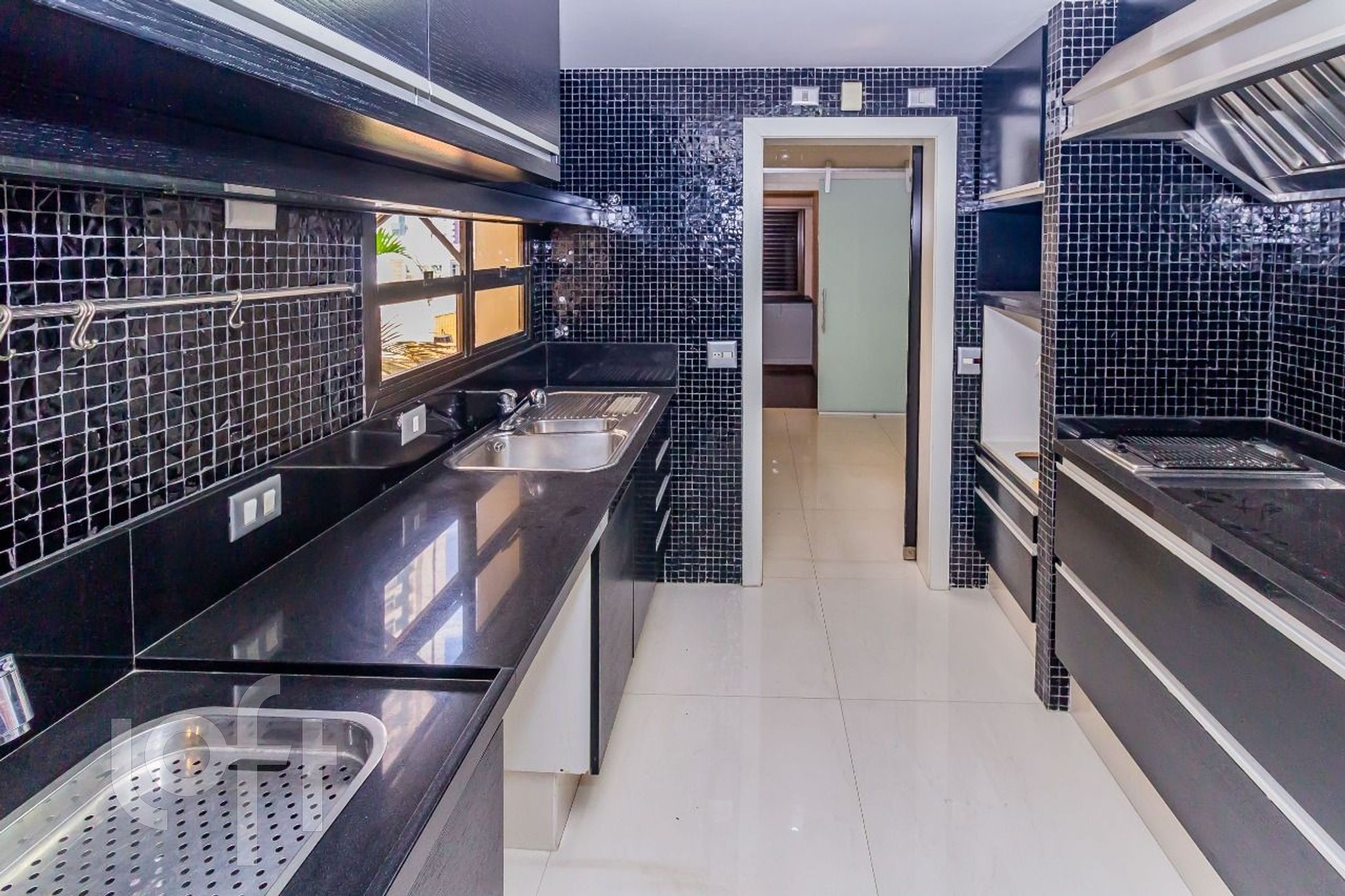 Apartamento à venda com 4 quartos, 200m² - Foto 12