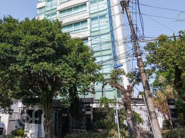 Apartamento com 184m², 3 dormitórios, 3 suítes, 3 vagas, Rio Branco em Porto Alegre