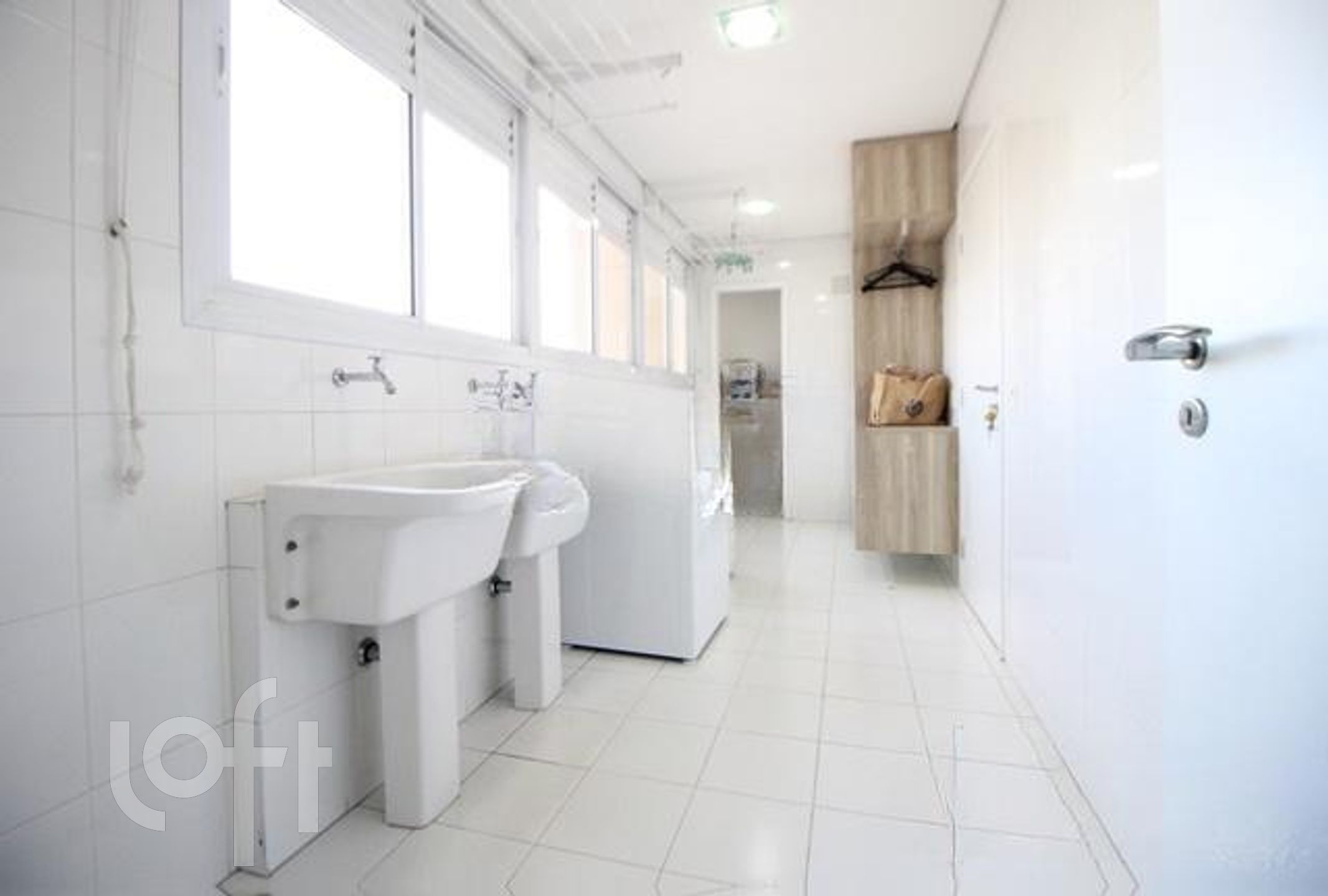 Apartamento à venda com 4 quartos, 238m² - Foto 17