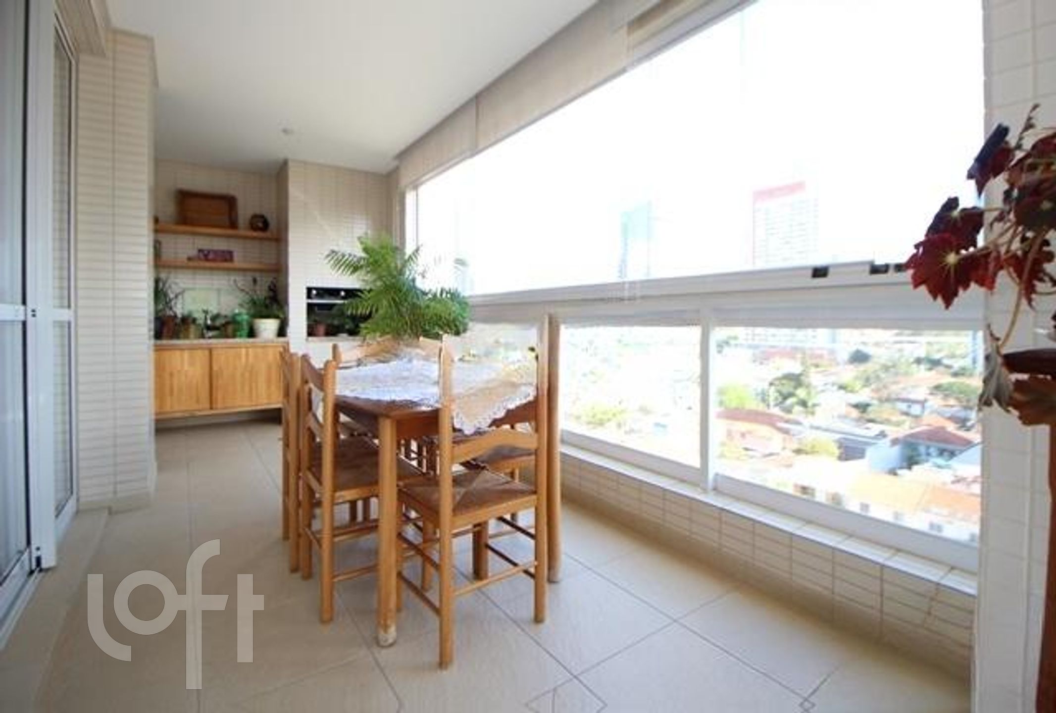 Apartamento à venda com 4 quartos, 238m² - Foto 1