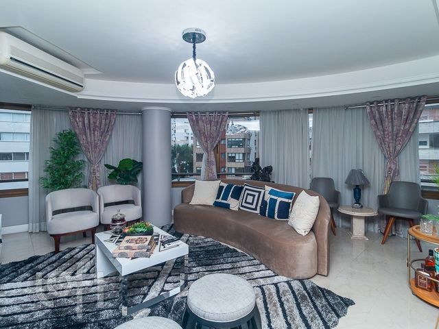 Apartamento com 104m², 3 dormitórios, 1 suíte, 2 vagas, Bela Vista em Porto Alegre