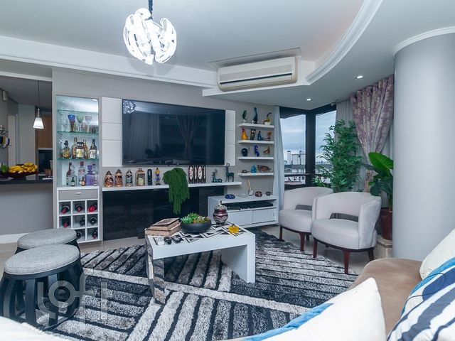 Apartamento com 104m², 3 dormitórios, 1 suíte, 2 vagas, Bela Vista em Porto Alegre