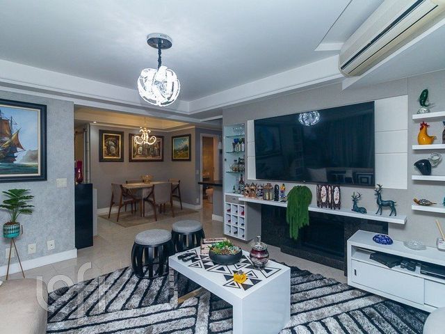 Apartamento com 104m², 3 dormitórios, 1 suíte, 2 vagas, Bela Vista em Porto Alegre