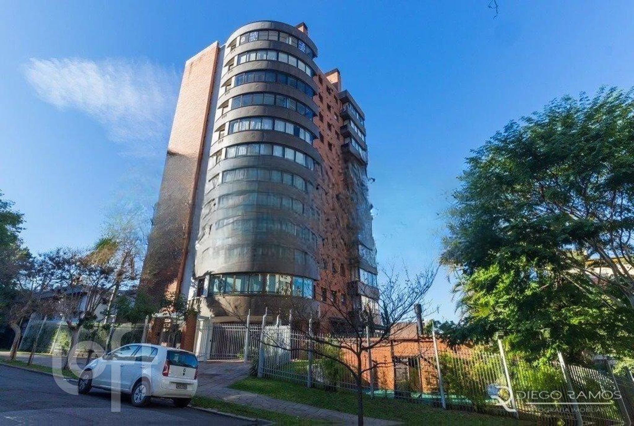 Apartamento com 104m², 3 dormitórios, 1 suíte, 2 vagas, Bela Vista em Porto Alegre