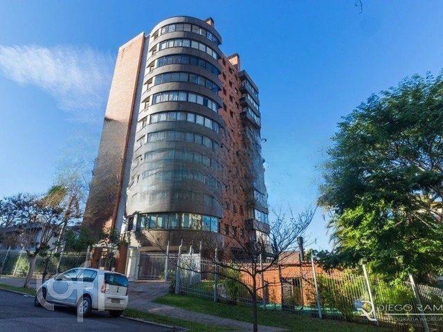 Apartamento com 104m², 3 dormitórios, 1 suíte, 2 vagas, Bela Vista em Porto Alegre