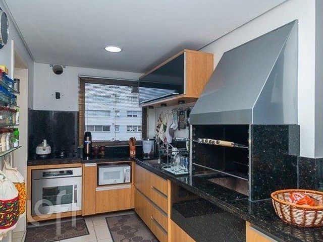 Apartamento com 104m², 3 dormitórios, 1 suíte, 2 vagas, Bela Vista em Porto Alegre