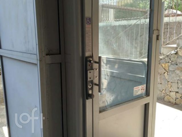 Casa com 450m², 3 dormitórios, 1 suíte, 2 vagas, Petrópolis em Porto Alegre