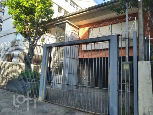 Casa com 450m², 3 dormitórios, 1 suíte, 2 vagas, Petrópolis em Porto Alegre