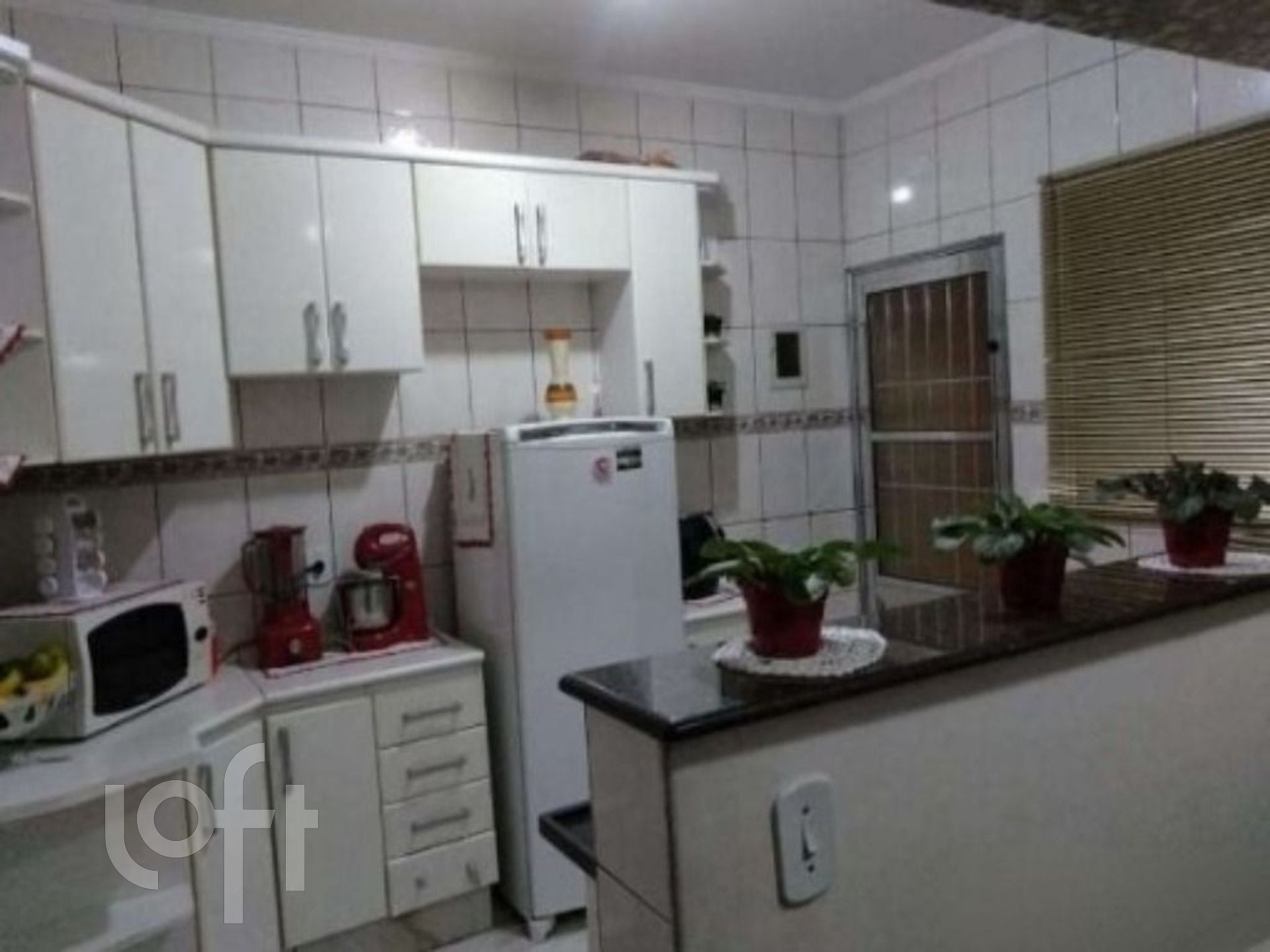 Casa à venda com 8 quartos, 250m² - Foto 1