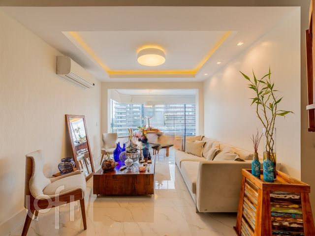 Apartamento com 230m², 2 dormitórios, 1 suíte, 2 vagas, Menino Deus em Porto Alegre