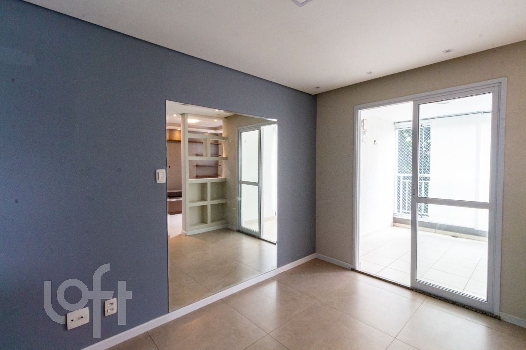 Apartamento à venda com 2 quartos, 62m² - Foto 1