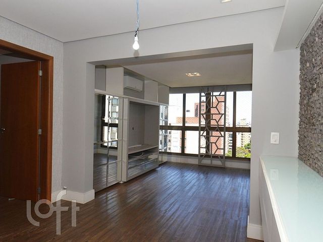 Apartamento com 73m², 2 dormitórios, 1 suíte, 2 vagas, Petrópolis em Porto Alegre