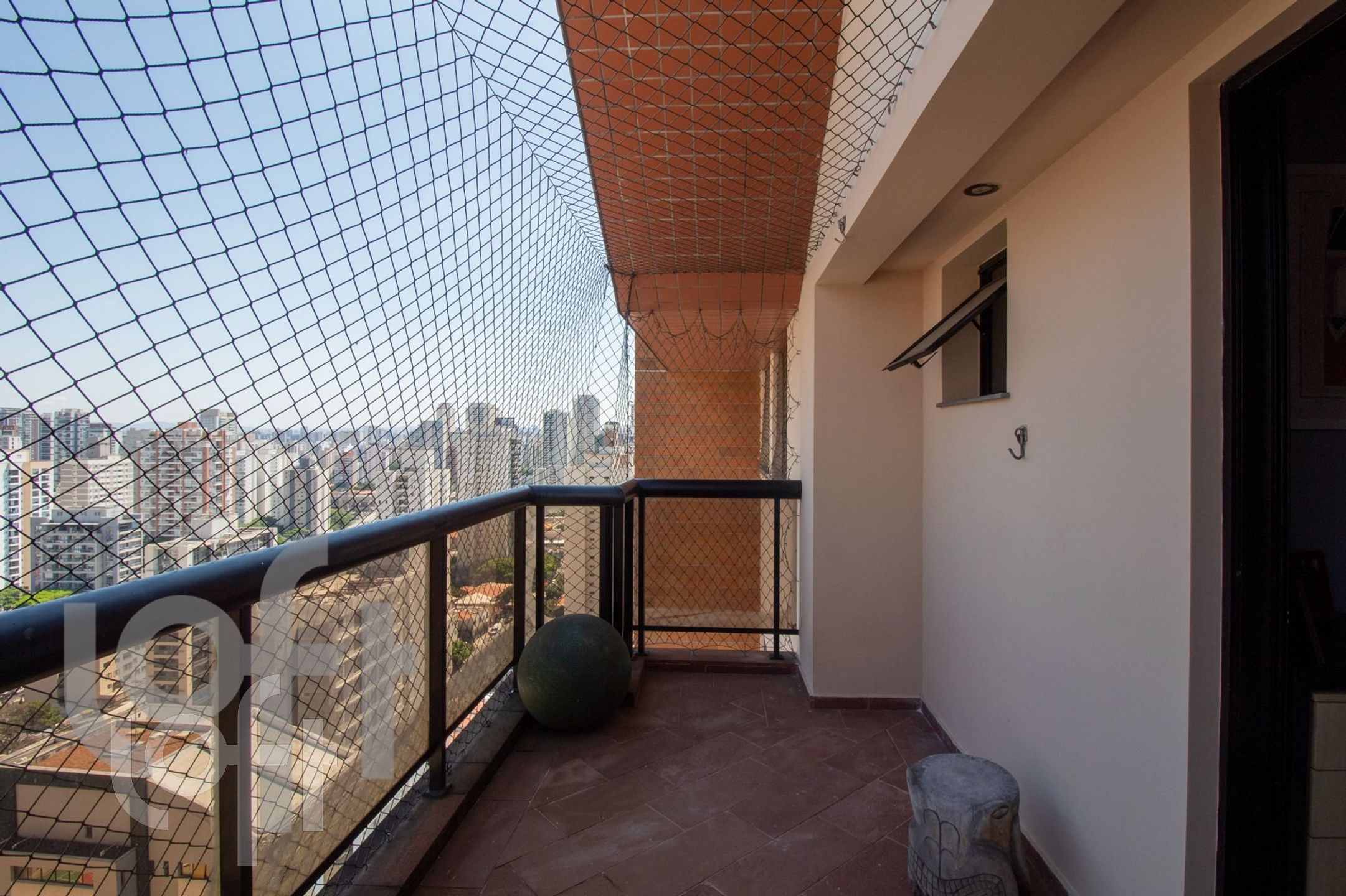 Apartamento à venda com 3 quartos, 230m² - Foto 5