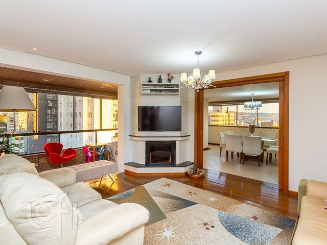 Apartamento com 329m², 3 dormitórios, 3 suítes, 3 vagas, Petrópolis em Porto Alegre