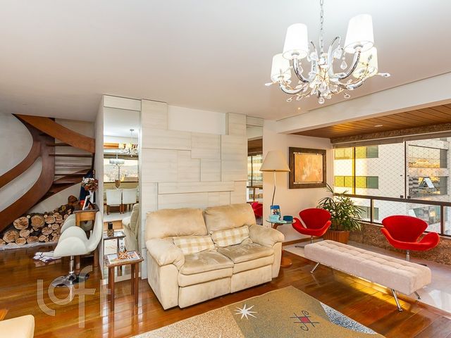 Apartamento com 329m², 3 dormitórios, 3 suítes, 3 vagas, Petrópolis em Porto Alegre