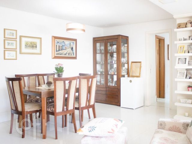 Apartamento com 130m², 3 dormitórios, 1 suíte, Higienópolis em Porto Alegre