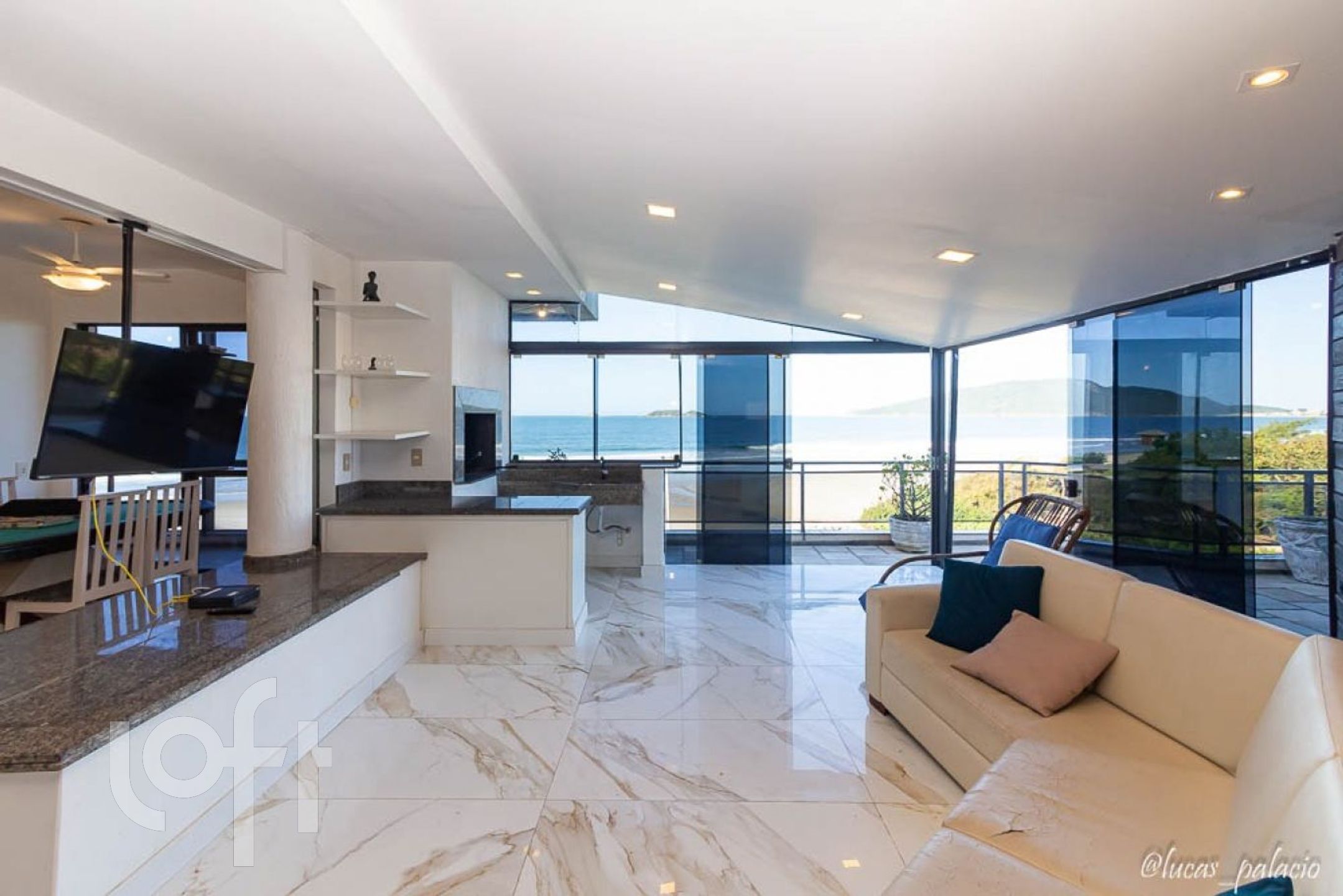 Apartamento à venda em Ingleses com 113 m², 3 quartos, 1 suíte, 2 vagas