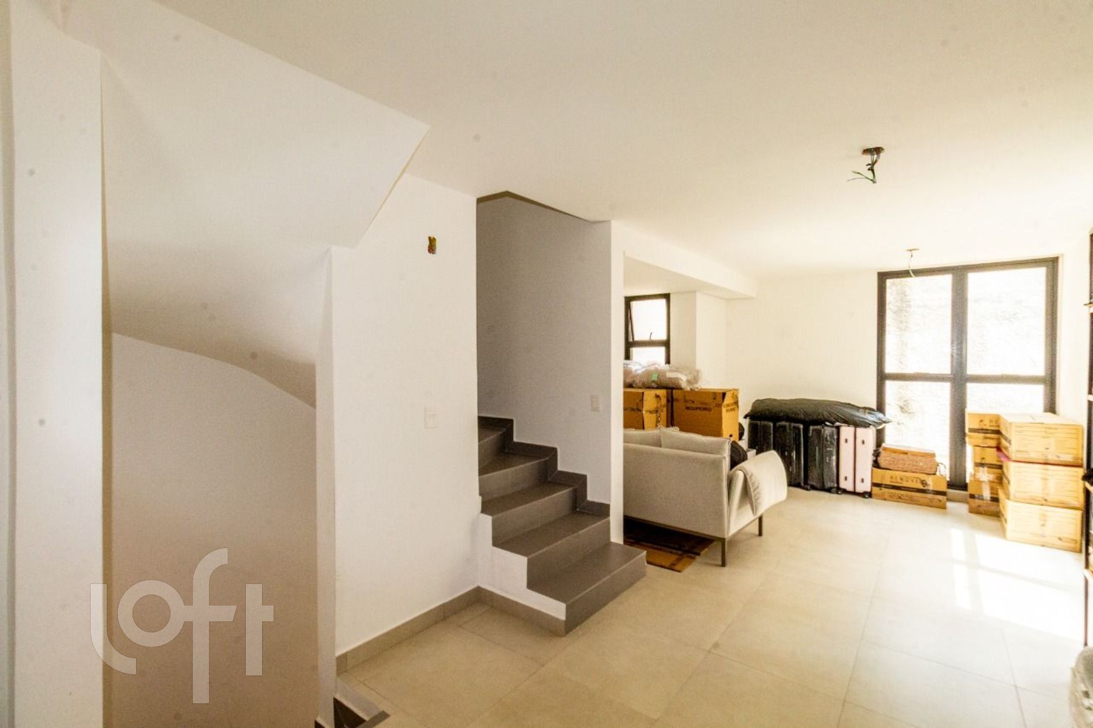 Casa à venda com 2 quartos, 165m² - Foto 2