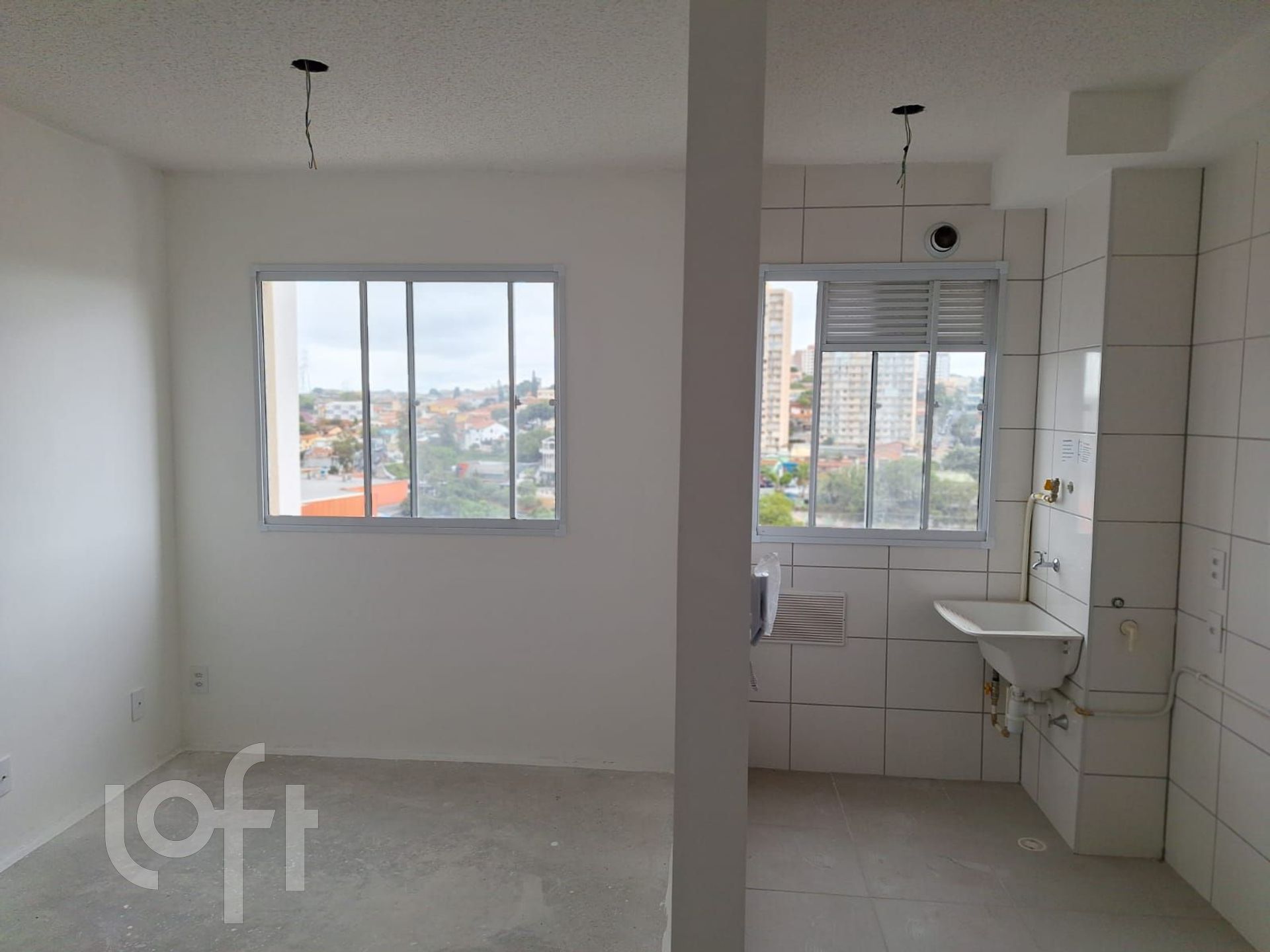 Apartamento à venda com 2 quartos, 42m² - Foto 1